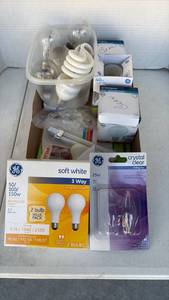 lot 3424 image: Assortment of light bulbs