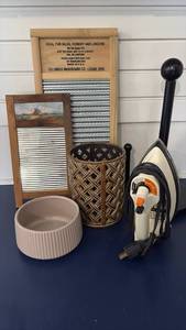 lot 3430 image: Home decor items