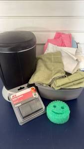 lot 3431 image: Household items
