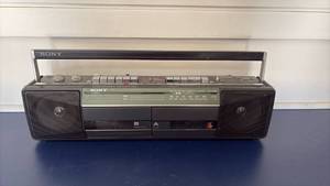 lot 3433 image: Sony boom box no cord