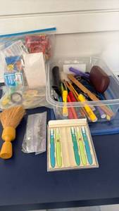 lot 3507 image: Office supplies and tote