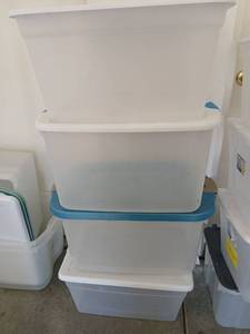 lot 3604 image: Sterilite 66 Quart Latch Storage Box 002 02 1401 one with broken lid
