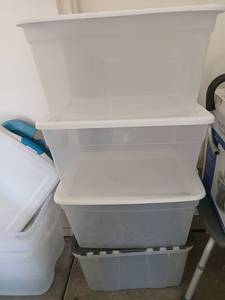 lot 3605 image: Sterilite Storage Totes Lot 56 Qt 53 L 58 Qt 55 L 1659 1847 one with broken lid