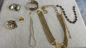 lot 1960 image: Ladies jewelry