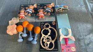 lot 2015 image: Assortment of Miscellaneous Toys.