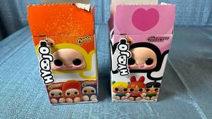 lot 2019 image: Hyojo Collectables. One Powerpuff Girls and One Cheetos.