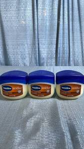 lot 3015 image: Vaseline Cocoa Butter Healing Jelly 13 oz (368g) Lot of 3