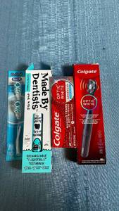 lot 3029 image: Toothbrush and Toothpaste Lot 4 Pieces