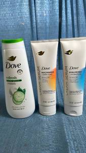 lot 3044 image: Dove Body Wash 20 fl oz Cucumber Green Tea and 2 Cream Serum 8 fl oz Lot