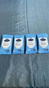 lot 3068 image: Cetaphil Gentle Skin Cleansing Cloths 10 Count Lot of 4 Packs