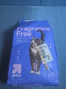 lot 8026 image: up&up Fragrance Free Clumping Cat Litter 35 lb 15.8 kg