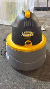 lot 143 image: Stinger WetDry Vac - Retail $0