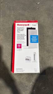 lot 248 image: Honeywell HEPA-Type Dual Action Air Purifier Filter HRF201B - Retail $20