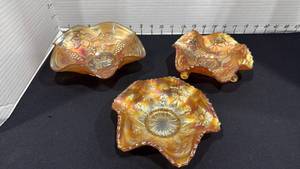 lot 1036 image: Carnival glass dishes with ruffled edges