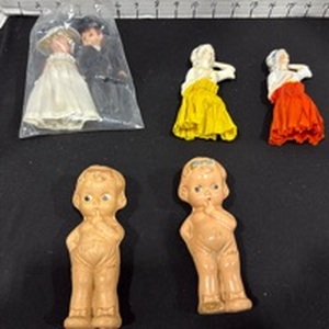 lot 1077 image: Madame Alexander bride and groom, 5.5-inch molded composition dolls and porcelain half dolls