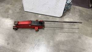 lot 1125 image: Red hydraulic floor jack