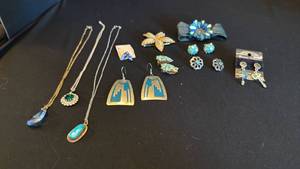 lot 1212 image: Womens jewelry