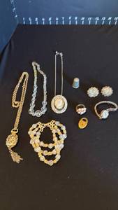 lot 1213 image: Womens jewelry including watch and ring