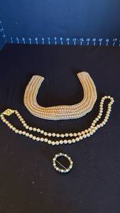lot 1216 image: Womens jewelry