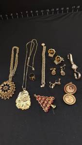 lot 1220 image: Womens jewelry including watch, ring and cuff links