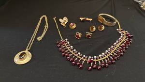 lot 1224 image: Womens jewelry including watch and cuff links