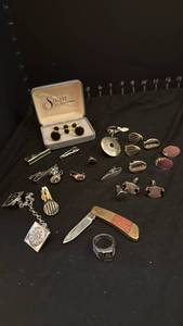 lot 1249 image: Mens jewelry, ring and pocket knife