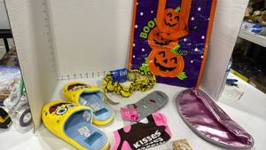 lot 2024 image: SpongeBob child size 34 new, socks, stamps and bags