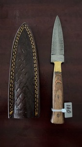 lot 100 image: Handmade Damascus Steel 109515N20 4 Double-Edge Dagger Knife with Leather Sheath