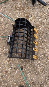 lot 713 image: Unused MINI excavator Grid Bucket with 5 Bolt-On Teeth and Pin Mount