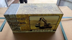 lot 1138 image: Unused SDLANCH 124 Die-Cast Remote Control Excavator 6 Channel RC