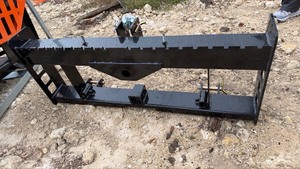 lot 4063 image: Unused Skid Steer Quick-Attach Plate with Square Receiver Tube