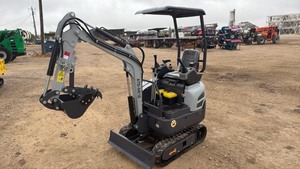 lot 4075 image: Unused ATS MINI Excavator 11.4 HP 2200 lb Operating Weight ATS-ME18