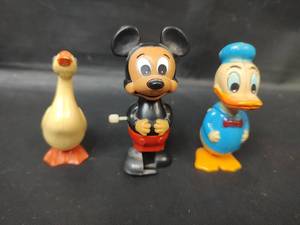 lot 35 image: Vintage 1977 Disney Wind Up Characters
