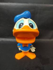lot 36 image: Vintage Talking Mattel Donald Duck Figure, 1976, Works