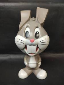 lot 38 image: Vintage Talking Mattel Bugs Bunny Figure, Copyright 1976 Hong Kong, Works