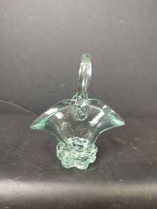 lot 61 image: Vintage Clear Green-Tint Basket with Handle and Flower-Shaped Foot