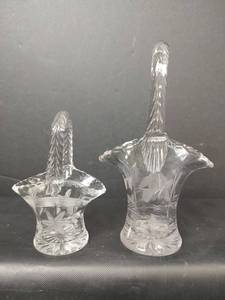 lot 86 image: Vintage Clear Glass Handled Baskets