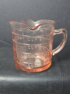 lot 99 image: Kelloggs Measuring Cup One Cup 8 oz