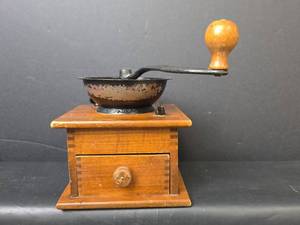 lot 101 image: Vintage Manual Coffee Grinder with Crank Handle and Pull-Out Drawer