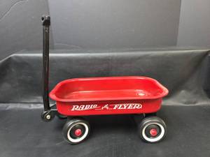 lot 109 image: Radio Flyer Toy Wagon