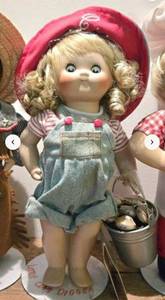 lot 113 image: NIB 1996 The Danbury Mint Campbell Kids Collector Doll Little Clam Digger with Certificate of Authenticity