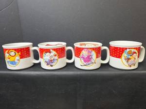 lot 124 image: 4 Campbells Mugs Salt Lake 2002 Olympics
