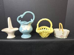 lot 138 image: 4 Handled Ceramic and Porcelain Baskets