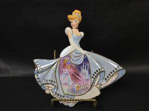 lot 146 image: The Bradford Exchange Midnights Spell Cinderella Figural Porcelain Plate A0913 with Certificate of Authenticity