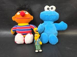 lot 160 image: 1997 Cookie Monster and Ernie small Plastic Bert