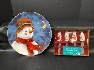 lot 201 image: NIB Christopher Radko Home for the Holidays Siberian Santa Spreaders and Snowman Plate