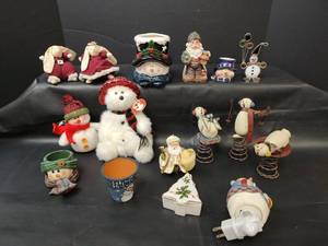 lot 223 image: Christmas Decorative Figurines