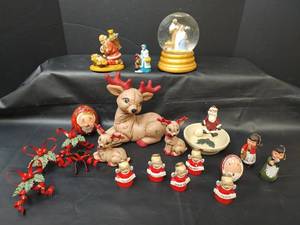 lot 224 image: Christmas Figurine Lot