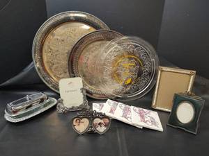 lot 228 image: Vintage 1954 Creamery Plate and Assorted Items