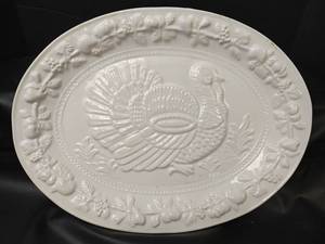 lot 230 image: Oval Turkey Platter, Dishwasher Safe, Made in Taiwan